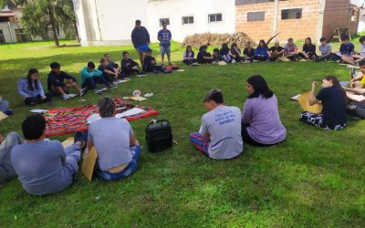 “Chispas que confiadamente se comparten encendiendo el corazón”