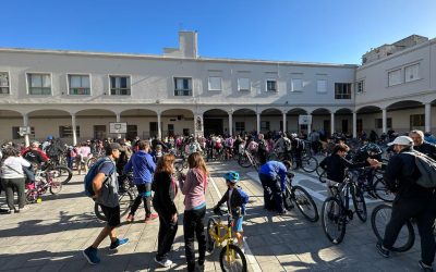Pedalear en comunidad, una excelente forma de compartir la vida