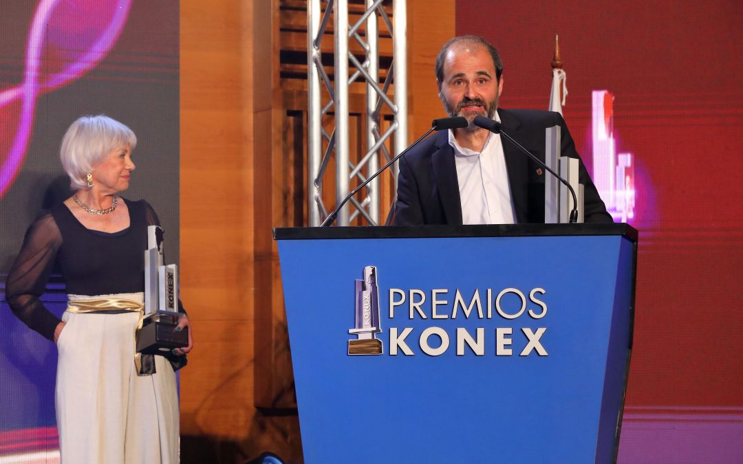 Exalumno del Juan Segundo Fernández fue distinguido con el Premio Konex