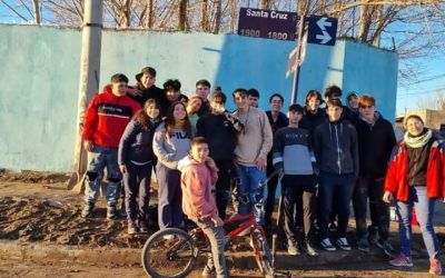 Jóvenes alumnos de La Piedad y del Taller de Soñadores embellecieron una esquina de Villa Nocito