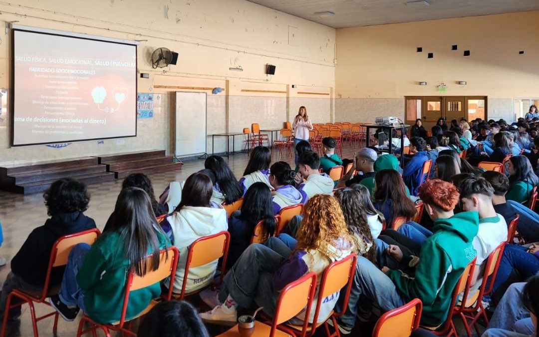 Por los Jóvenes – Don Bosco: taller de educación financiera
