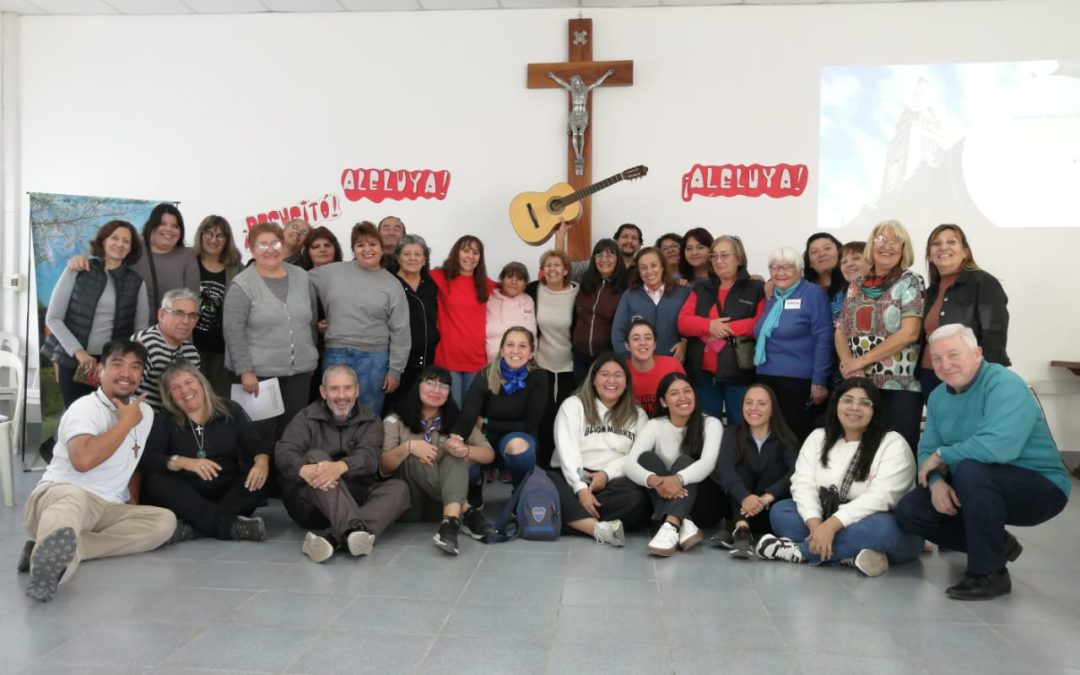 Asamblea en el parroquia Nuestra Señora del Rosario