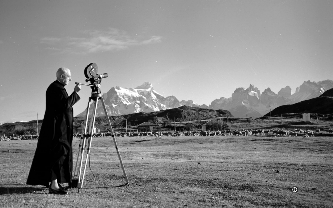 Se abre al público una muestra de fotos del P. Alberto De Agostini
