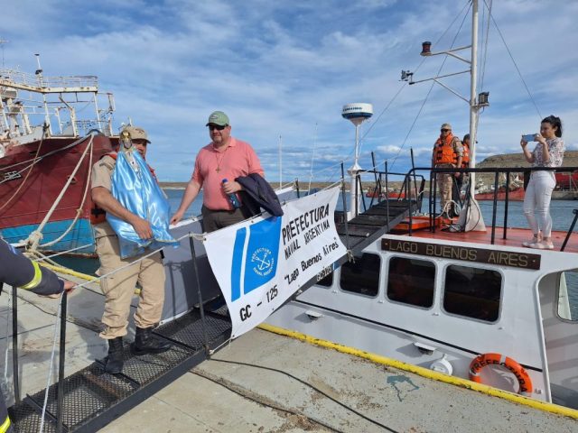 2025.12.07 Caleta Olivia – Peregrinación marítima (1)