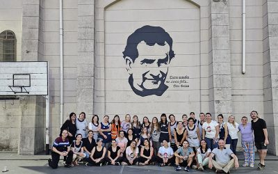 Con el compromiso de seguir educando con el corazón por 100 años más