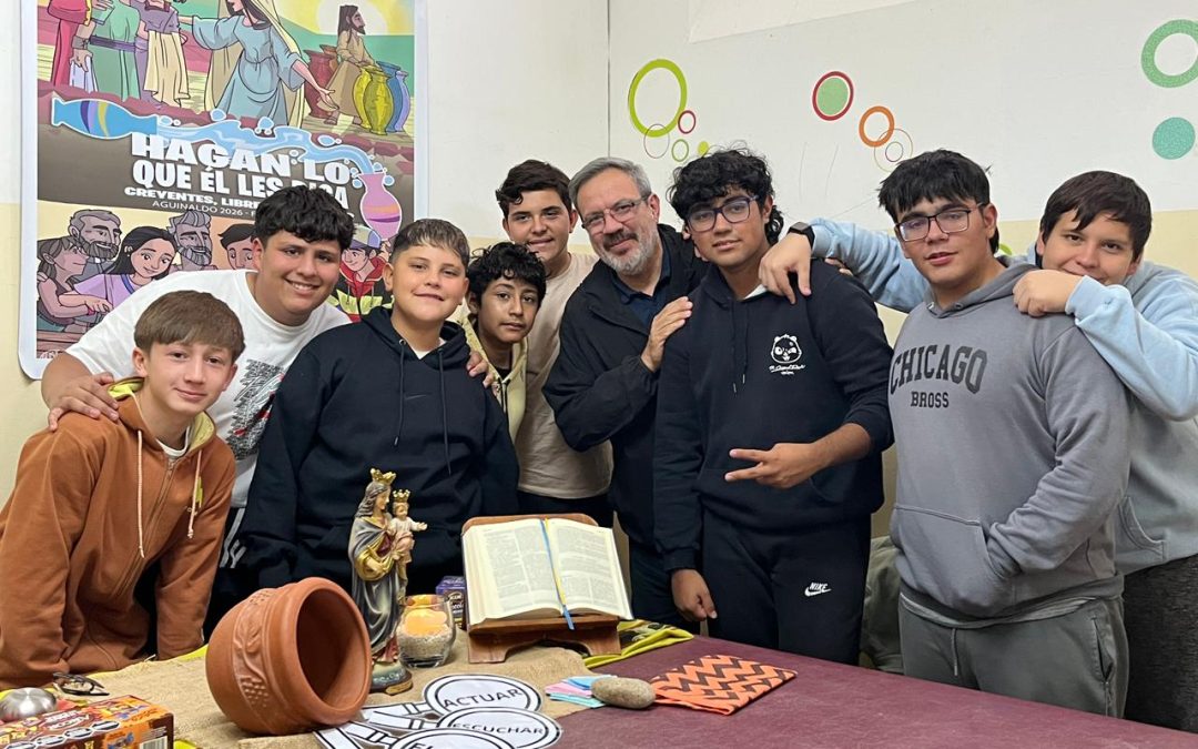 Un corazón que escucha: el Padre Inspector visita Comodoro Rivadavia