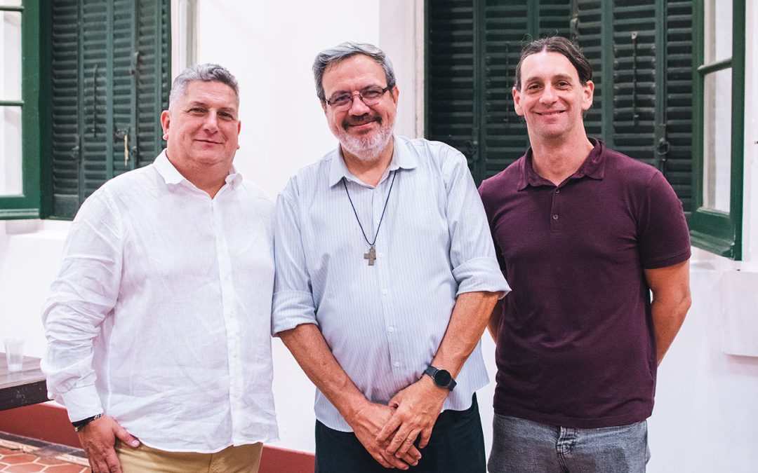 Asumen los nuevos directores generales de Juan Segundo Fernández y de Santa Isabel