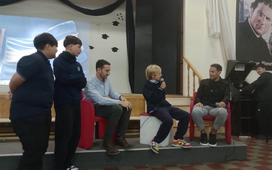 El árbitro Facundo Tello inspiró a los jóvenes en La Piedad