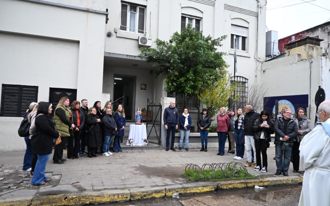 La imagen de María Auxiliadora es venerada en el Concejo Deliberante de Berisso