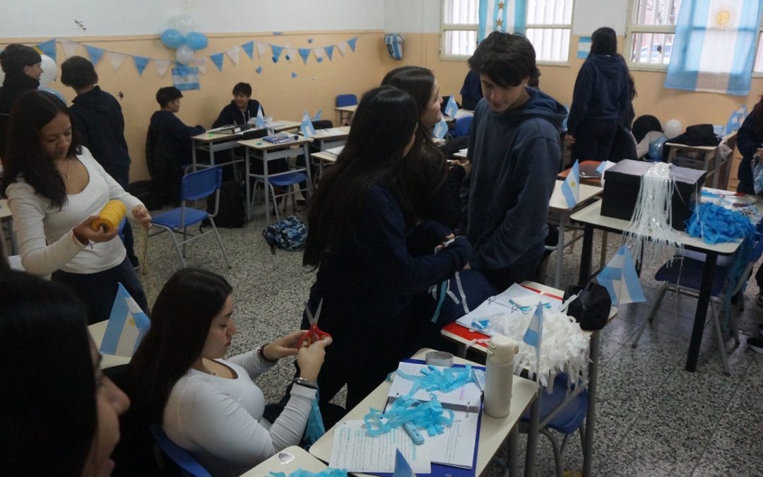 Estudiantes de 5° año realizaron el tradicional “Banderazo”