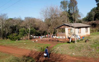 “La tierra, el agua y la soberanía no son una mercancía”