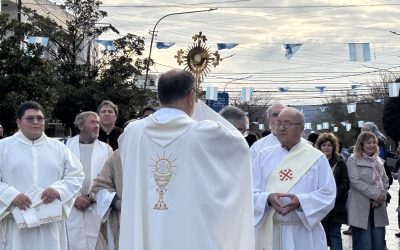 Corpus Christi, una gran fiesta de fe en la Diócesis de Alto Valle del Río Negro