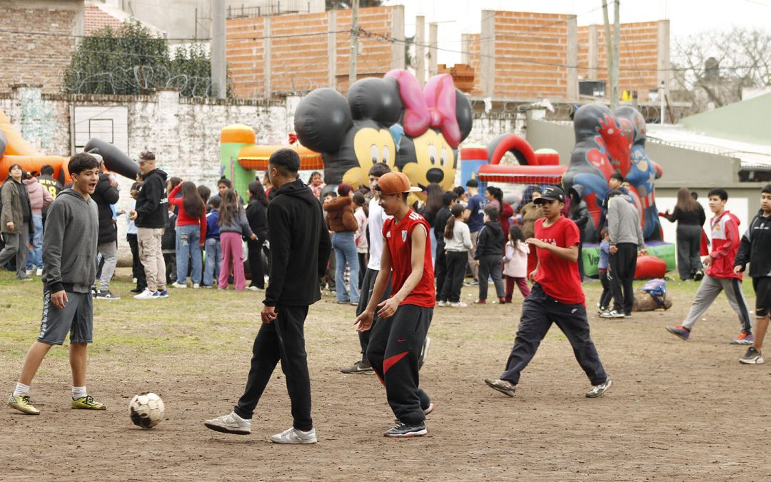 Poner a niños y a niñas en el centro