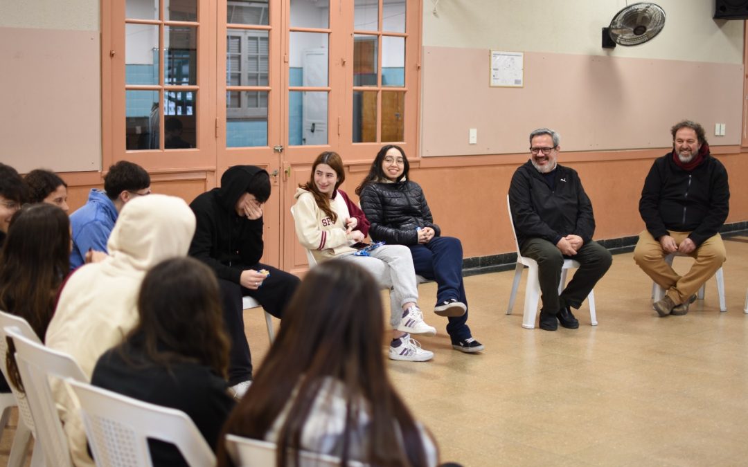 El SanFra recibió la visita del P. “Manolo” Cayo
