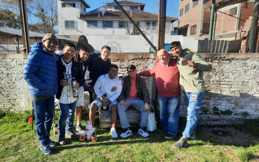“Hogar que abraza, Patio que reúne, Comunidad que transforma”