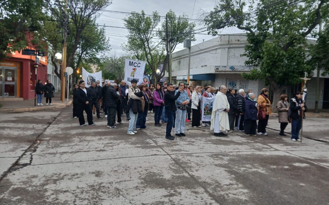 Villa Regina celebró a Nuestra Señora del Rosario en el centenario de su parroquia